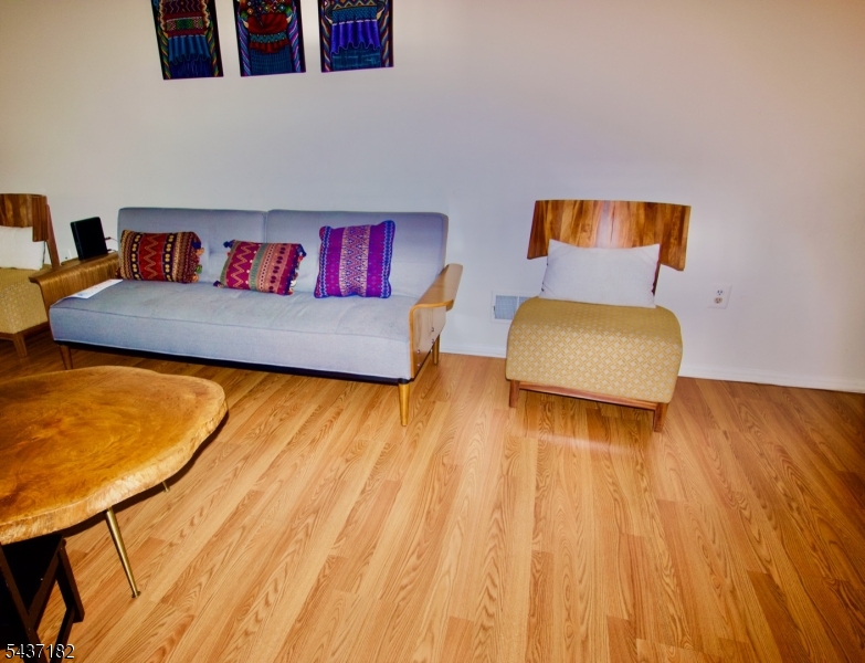 SOCIETY HILL - Residential Lease
