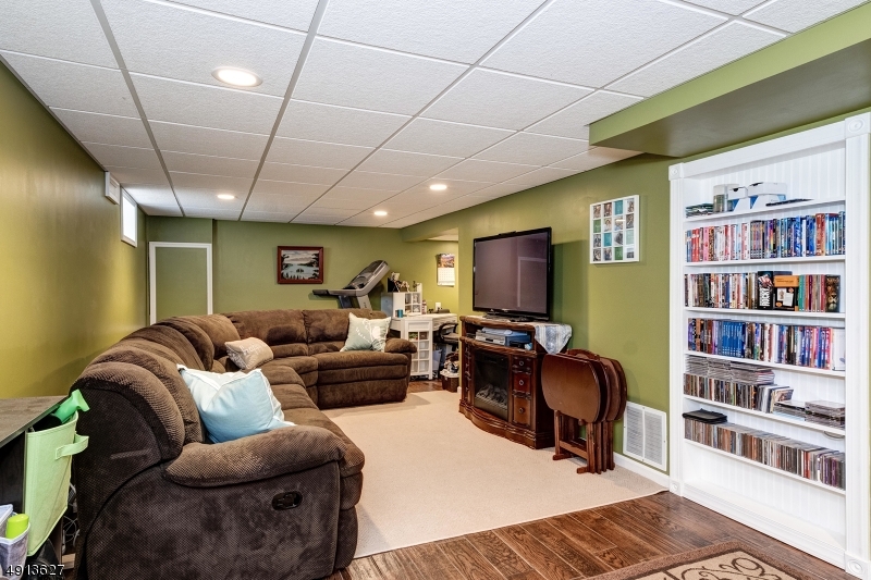 RILEY - Residential