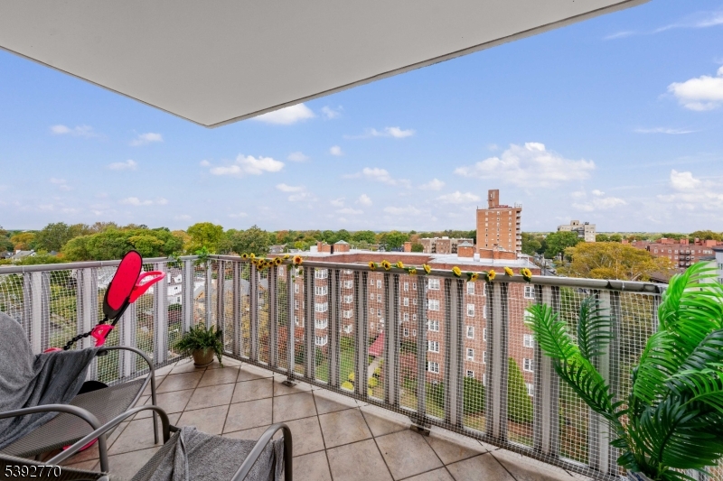 Polonaise Condominiums - Residential