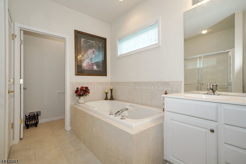 SOMERSET RUN - Residential