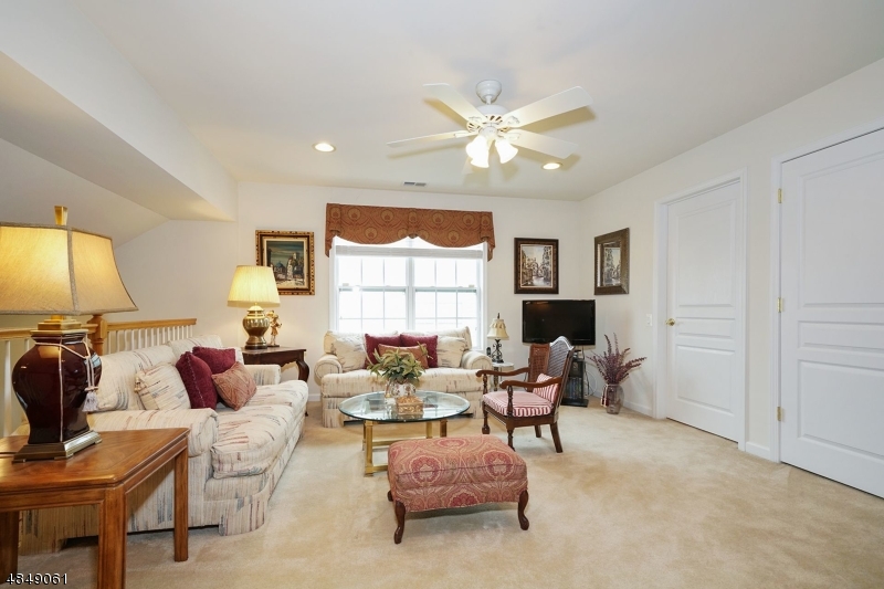 SOMERSET RUN - Residential