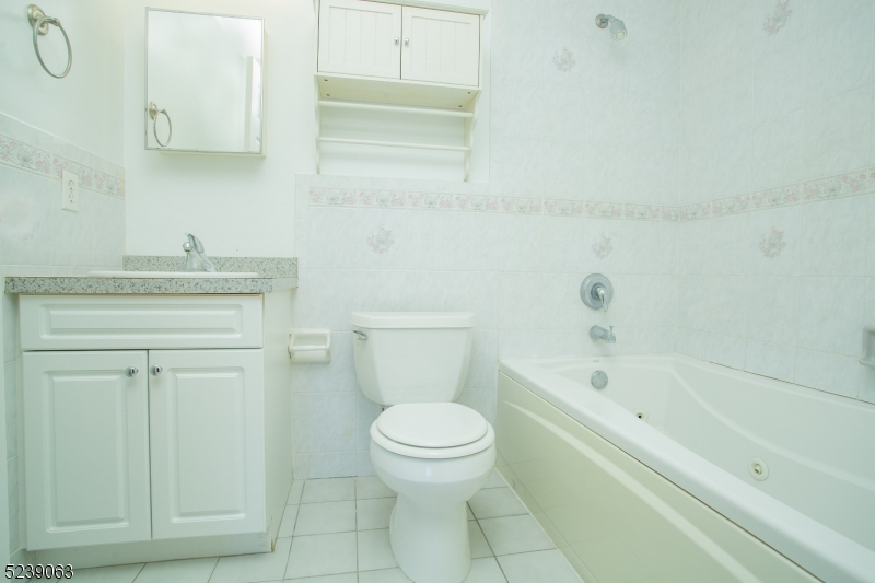 Glenmont Commons - Residential Lease