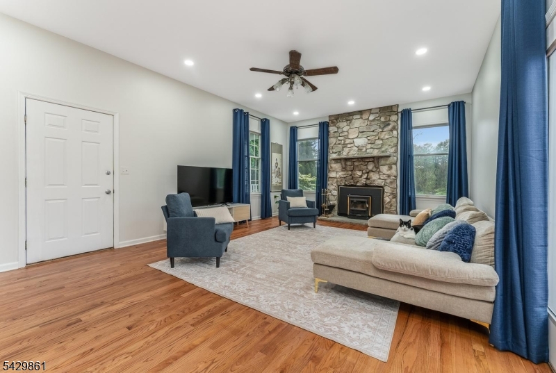 Stone Manor - Residential