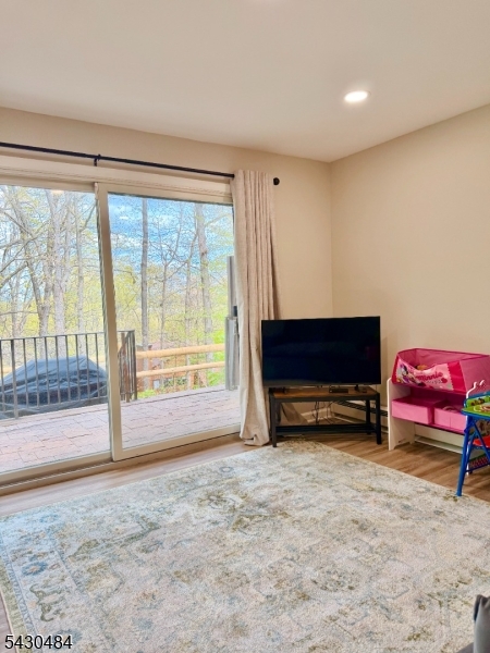 Condo/Coop/Townhouse - Residential