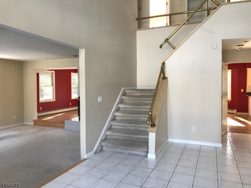 COLONIAL OAKS - Residential