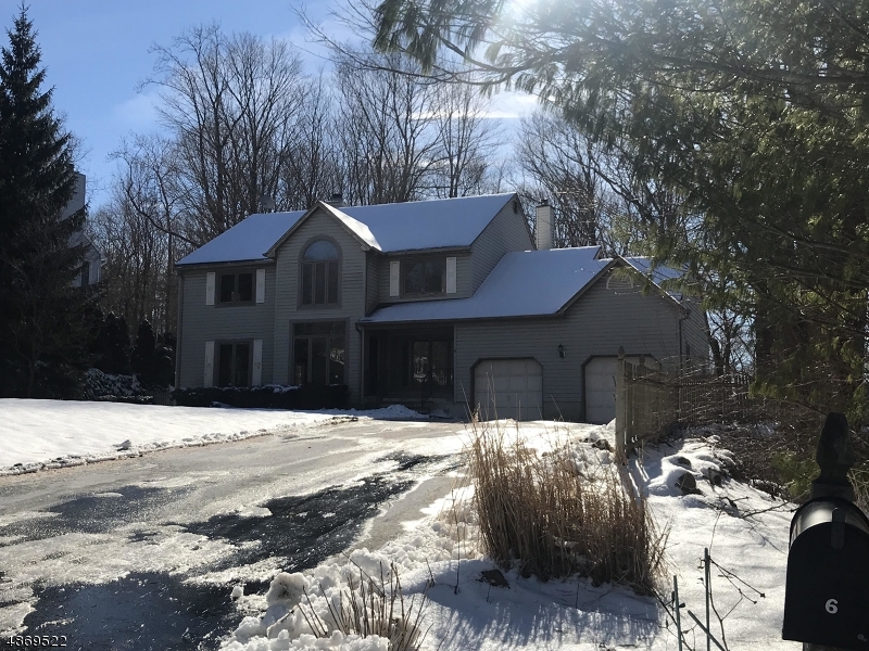 COLONIAL OAKS - Residential
