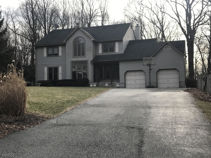 COLONIAL OAKS - Residential