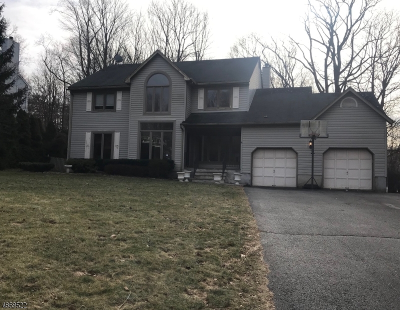 COLONIAL OAKS - Residential