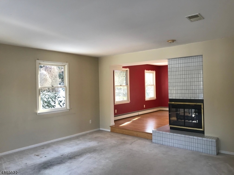COLONIAL OAKS - Residential