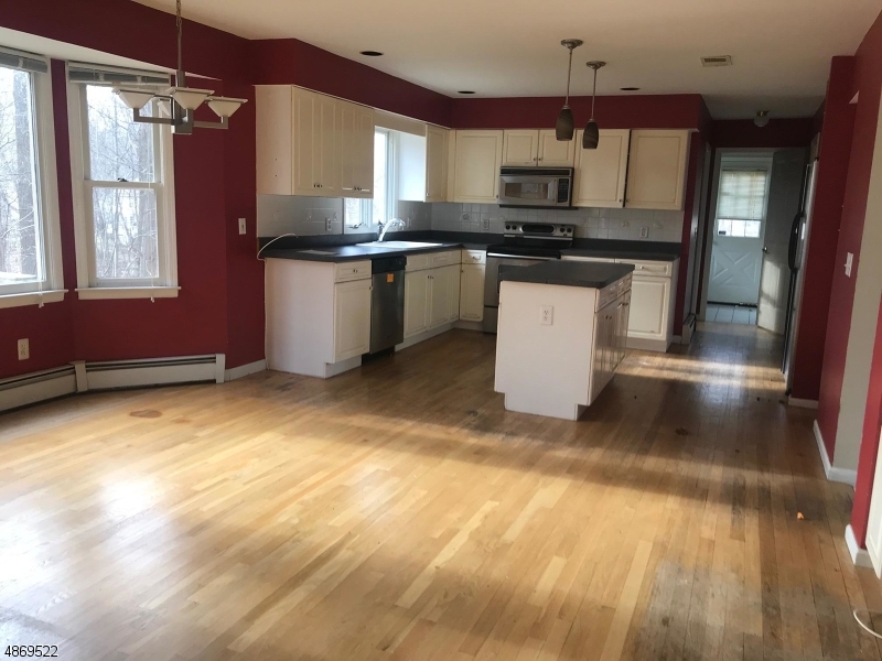 COLONIAL OAKS - Residential