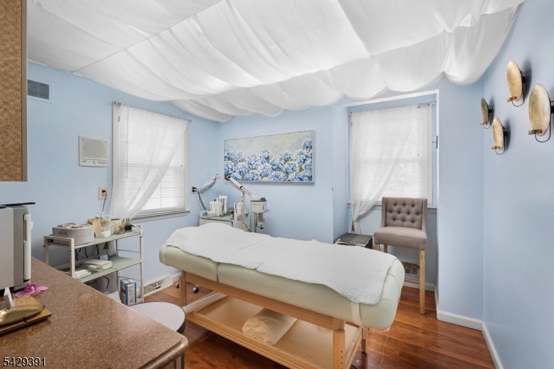 Downtown - Commercial Sale