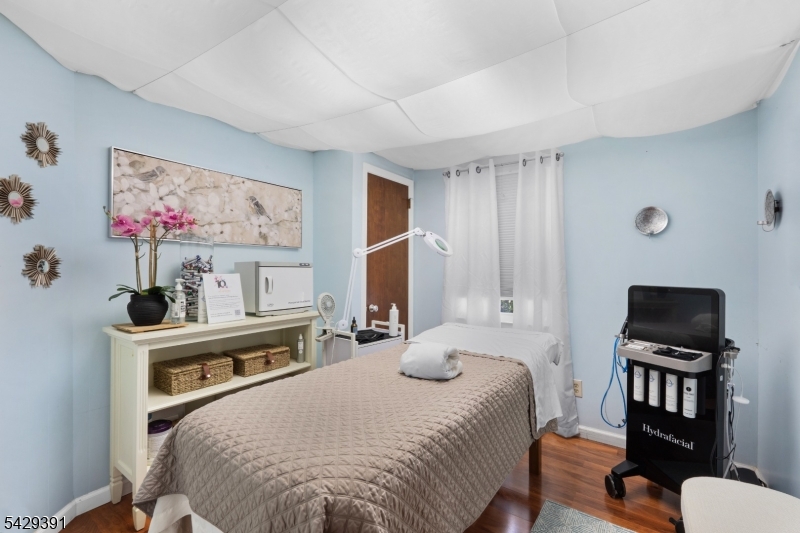 Downtown - Commercial Sale