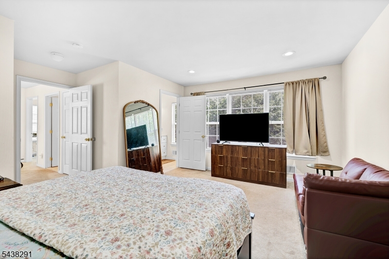 Renaissance Bldg 08 - Residential