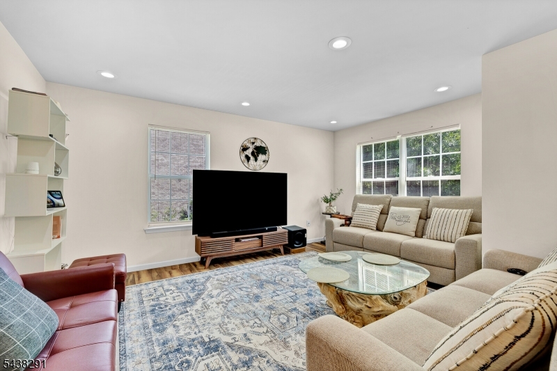 Renaissance Bldg 08 - Residential