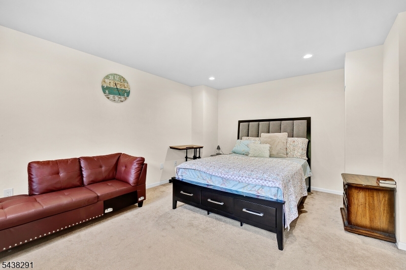 Renaissance Bldg 08 - Residential