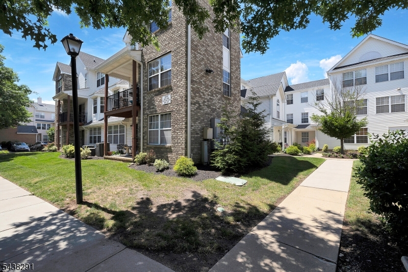Renaissance Bldg 08 - Residential