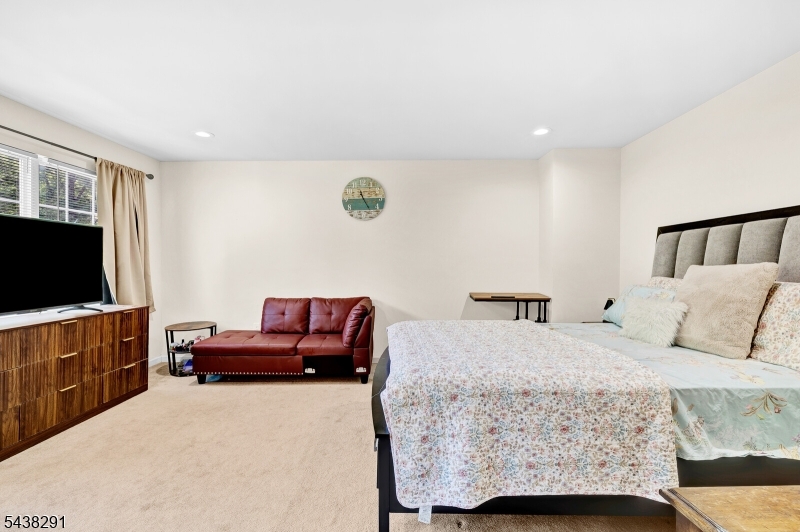 Renaissance Bldg 08 - Residential