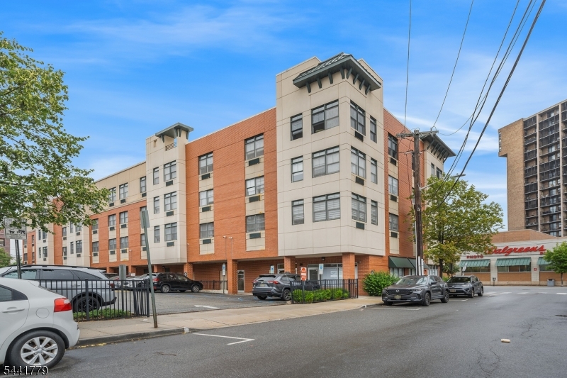 Insignia Gardens - Residential