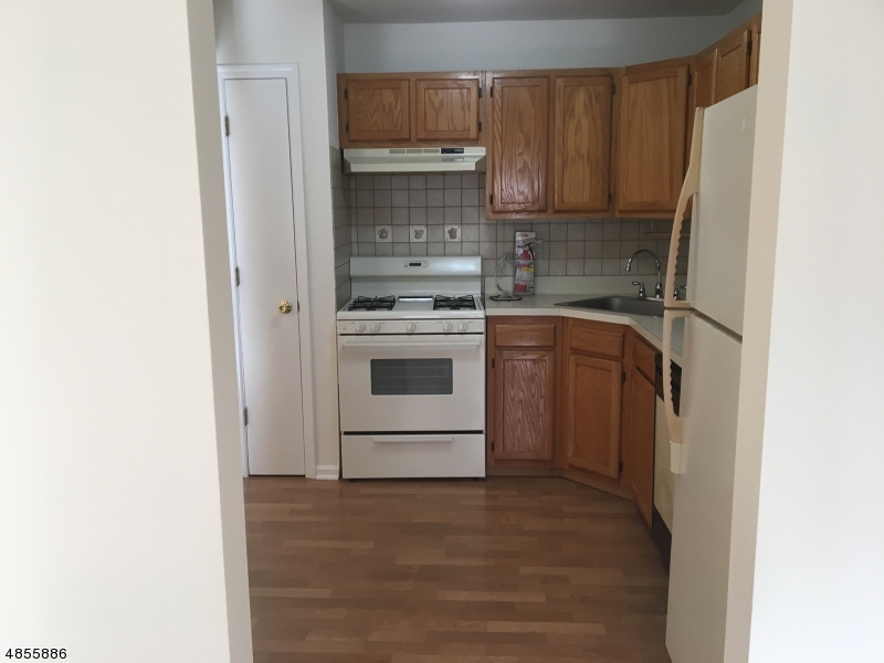 SEASONS GLEN - Residential Lease