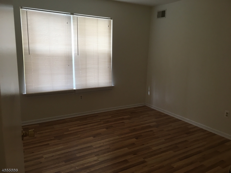 SEASONS GLEN - Residential Lease