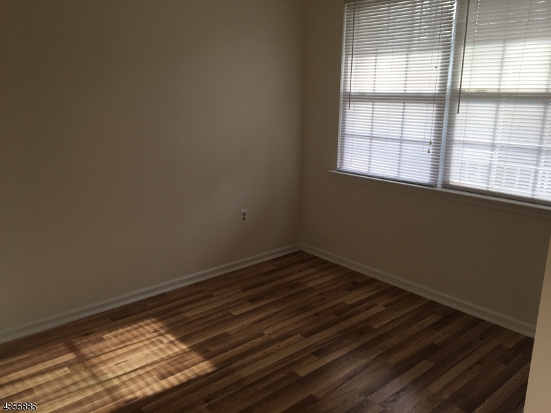 SEASONS GLEN - Residential Lease