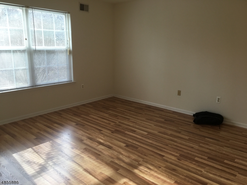 SEASONS GLEN - Residential Lease