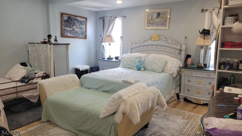 Forest Hills - Residential Income