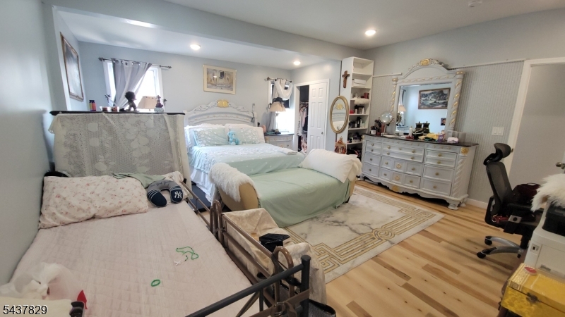 Forest Hills - Residential Income
