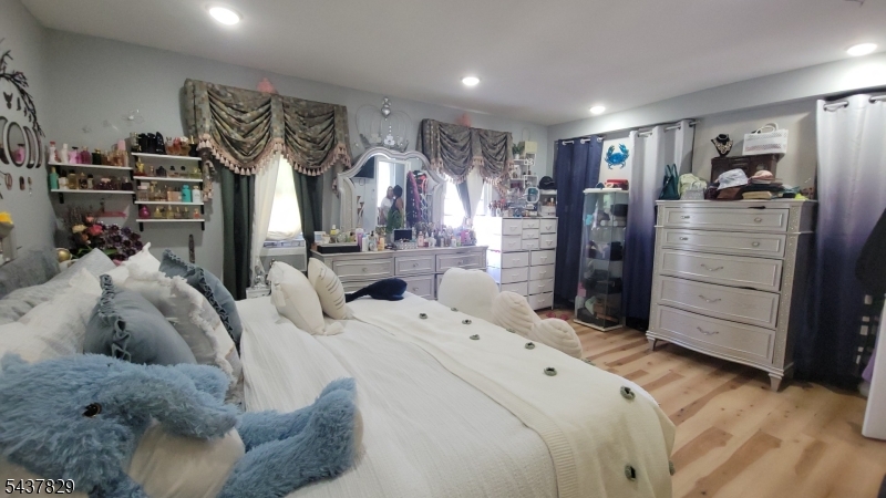 Forest Hills - Residential Income
