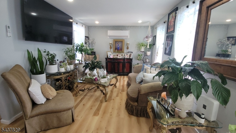 Forest Hills - Residential Income