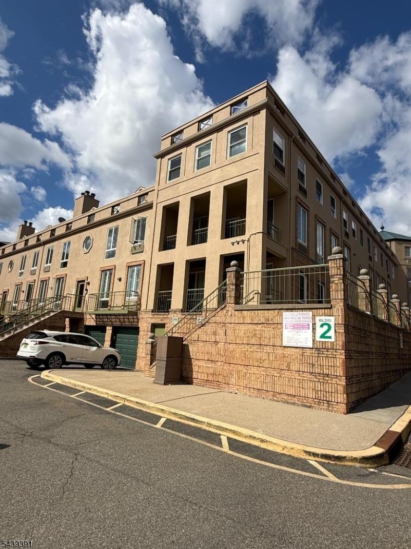 Montclair Mews - Residential