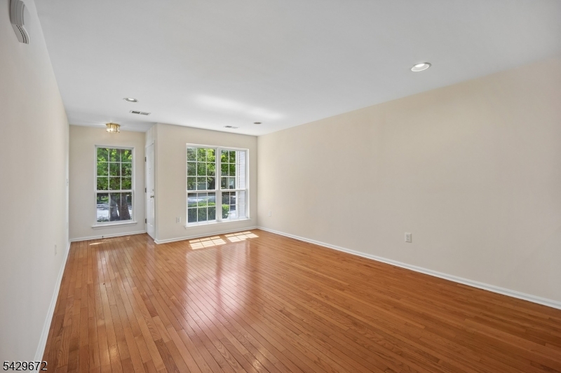 Hamilton Crest - Residential