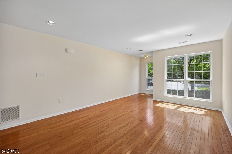 Hamilton Crest - Residential