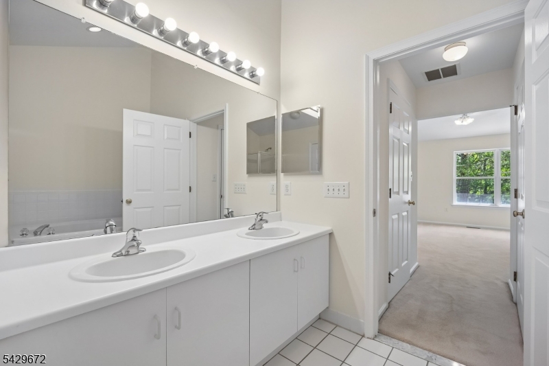 Hamilton Crest - Residential