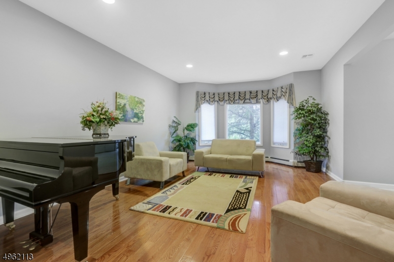 Glenmont Commons - Residential