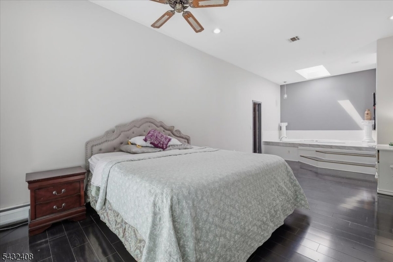 Knob Hill - Residential