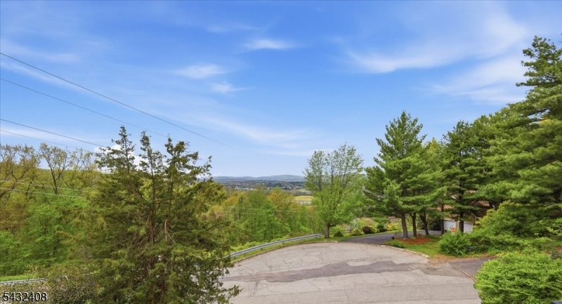 Knob Hill - Residential