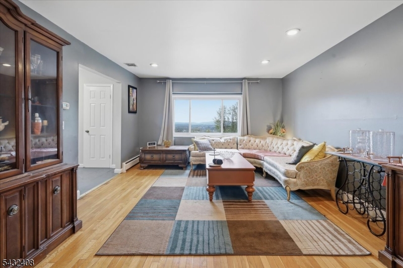 Knob Hill - Residential