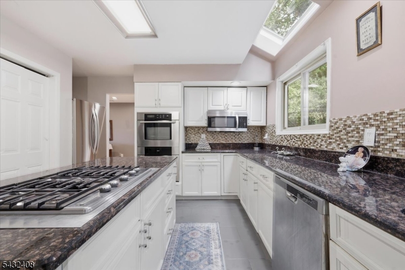 Knob Hill - Residential