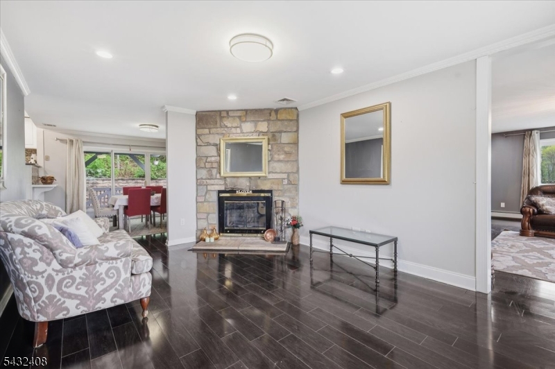 Knob Hill - Residential