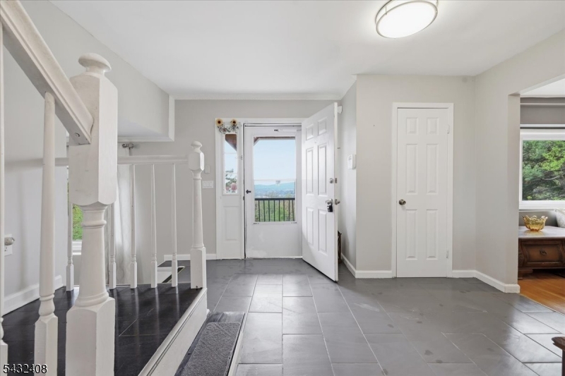 Knob Hill - Residential