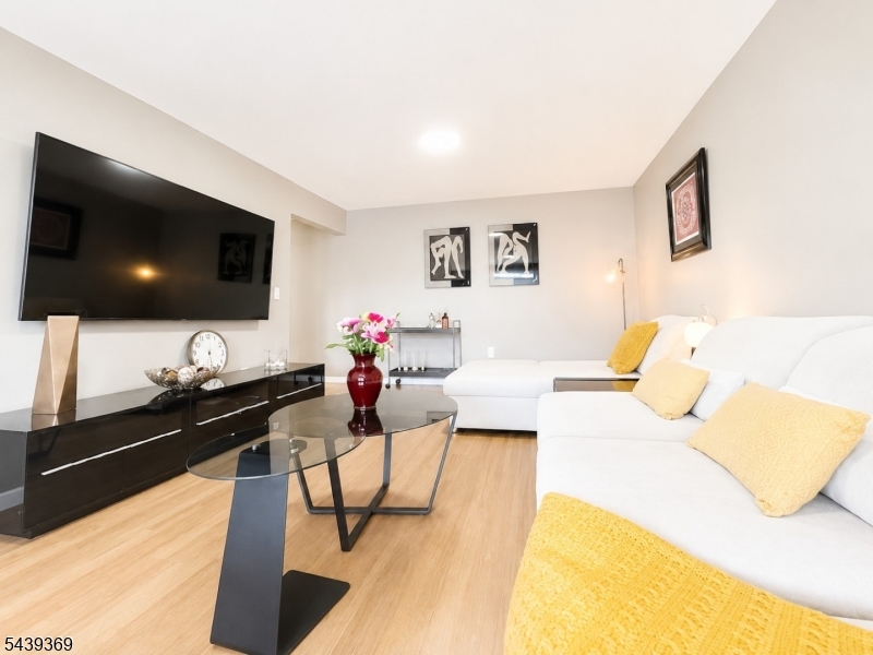 Williamsburg South - Residential Lease