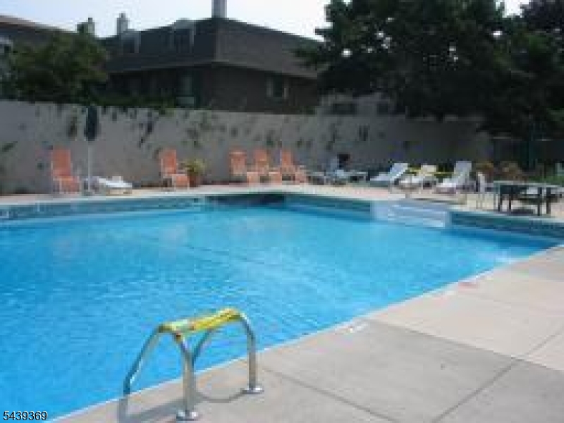 Williamsburg South - Residential Lease