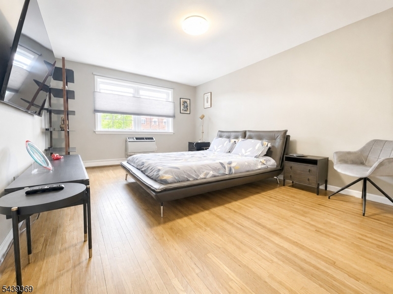 Williamsburg South - Residential Lease