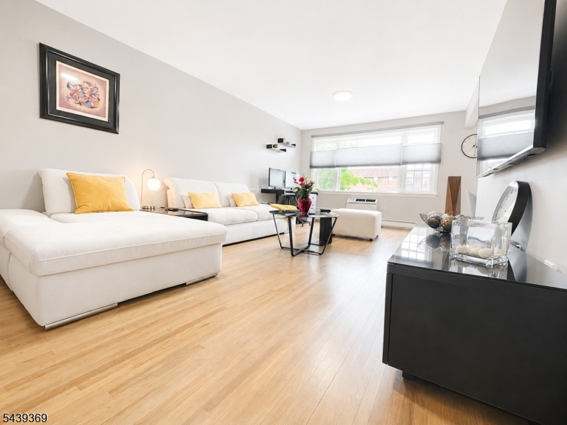 Williamsburg South - Residential Lease