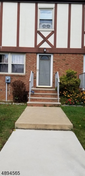 UPDATED MULTI FLOOR TOWNHOUSE RECENTLY PAINTED. MULTILEVEL FLOOR PLAN. EIK, FIN BSMT W/LAUNDRY ROOM AND FAMILY ROOM. NEWER KITCHEN AND BATH TILE FLOORS. UPDATED AND CLEAN! LG DECK, C/A, LAUNDRY ROOM  IN BASEMENT.