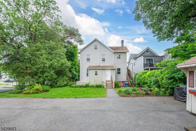 Walnut Street - Residential Income