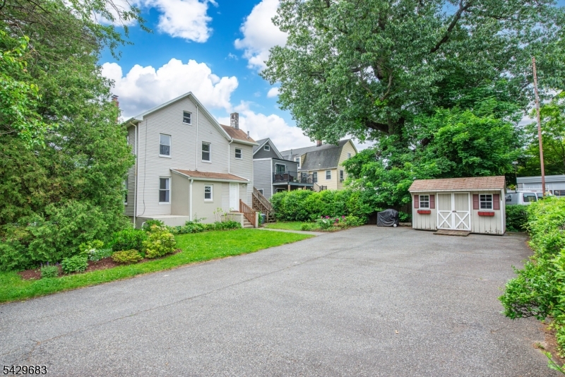 Walnut Street - Residential Income
