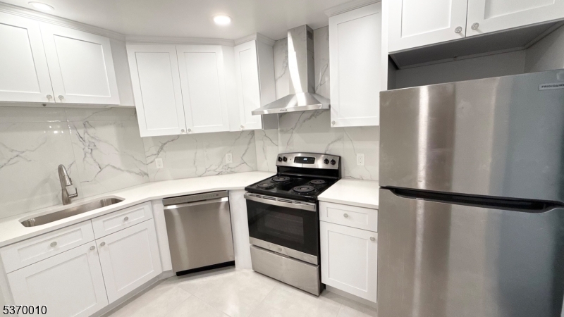 Turnkey Rental - Renovated & Move-In Ready. Every detail has been upgraded so you can move in and live beautifully from day one.  This 2-bedroom, 2-bathroom condo in the highly desirable Spring Ridge community delivers a top-to-bottom renovation in 2025 with nothing left untouched.     Kitchen: All-New Cabinetry, Quartz Countertops, Modern Flooring, Dishwasher(2025).   Bathrooms: Contemporary Tiles, Sleek Vanities, Stylishly Updated.    Home Features: Updated Flooring Throughout, In-Unit Washer/Dryer(2025), Wood-Burning Fireplace, Private Balcony.    Community Amenities: Pool,Clubhouse,Tennis  Courts,Playground,On-Site Management, Ample Guest Parking.    Commuter-Friendly Location: Routes 78, 22 & 287, NYC Train & Bus Access.