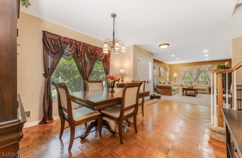 POND RIDGE - Residential